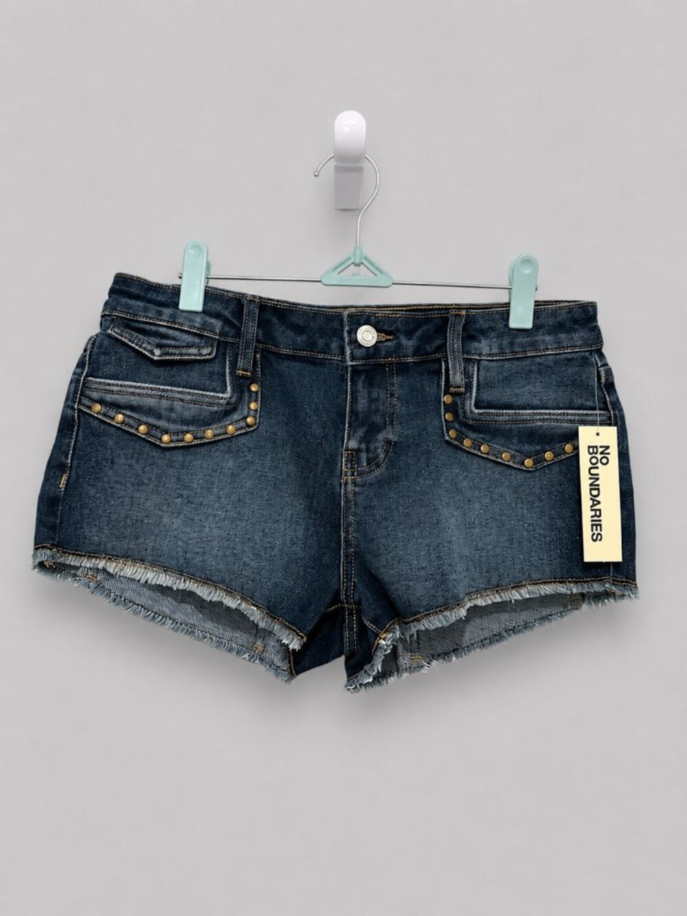 No Boundaries Studded Denim Hot Shorts NWT Women's 6 Dark Wash Y2K